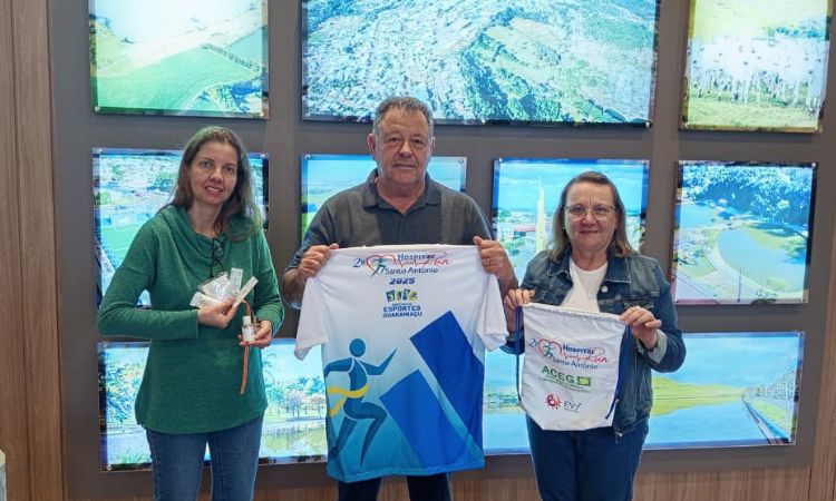 GUARANIAÇU: Prefeito Ronaldo Cazella recebe o Kit Atleta do 2º Hospital Santo Antônio RUN