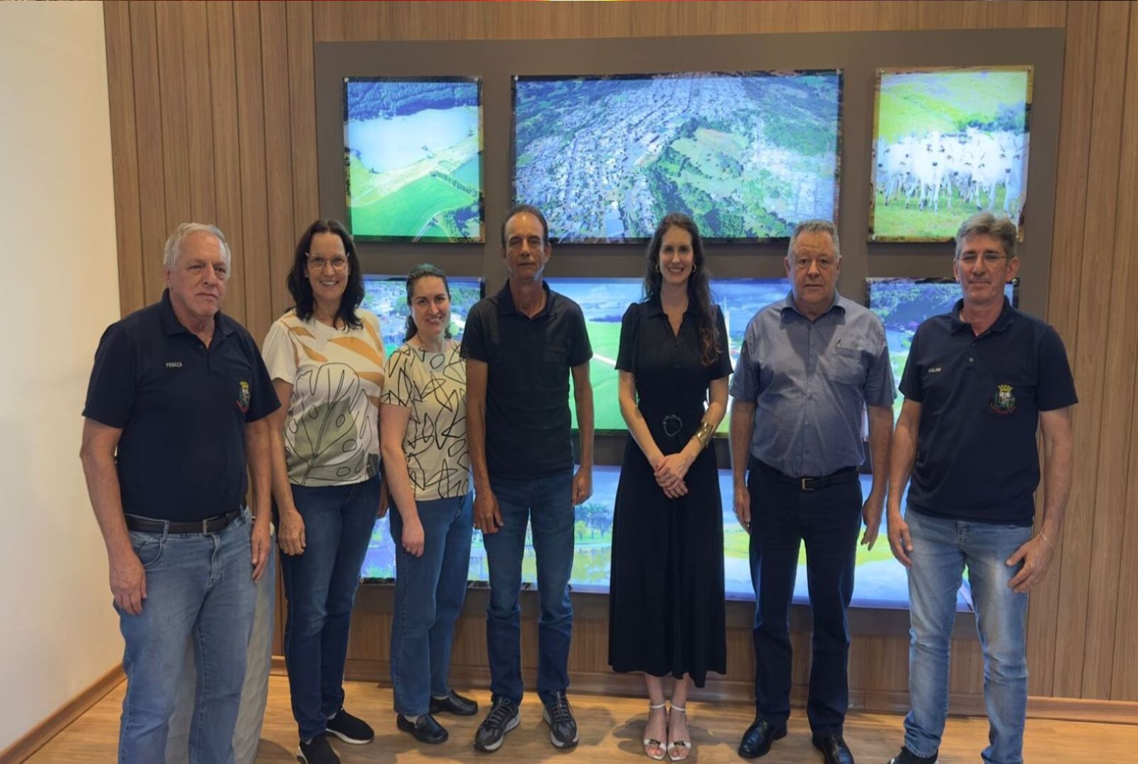 GUARANIAÇU: Prefeito Ronaldo Cazella recebe promotora do Ministério Público em audiência na Prefeitura