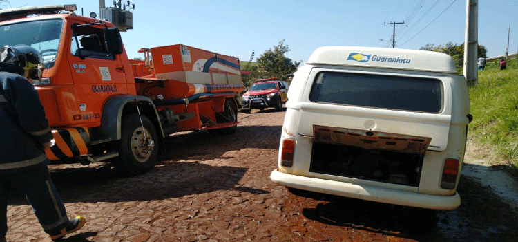 GUARANIAÇU: Veículo da Prefeitura tem princípio de incêndio, ninguém se feriu.