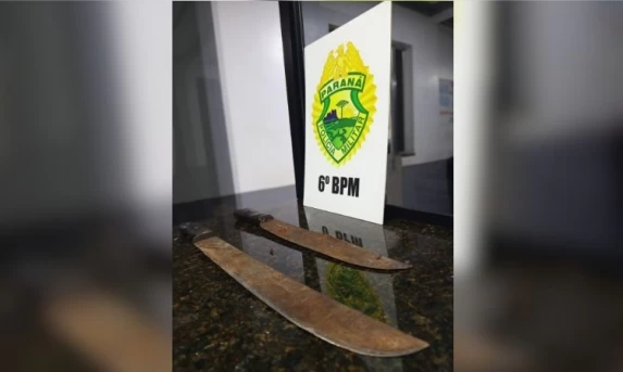 Homem de 47 anos é preso após ameaçar família com facões na zona rural de Quedas do Iguaçu
