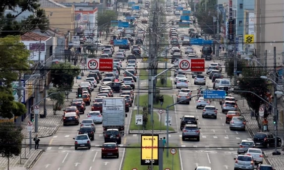 Redução no IPVA derruba inadimplência e injeta recursos nos municípios do Paraná