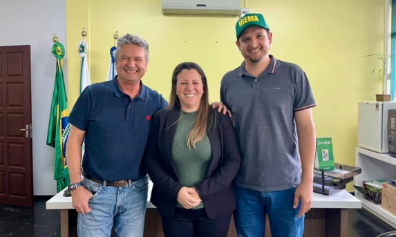 Ibema: Prefeita recebe em seu gabinete o primeiro prefeito do município