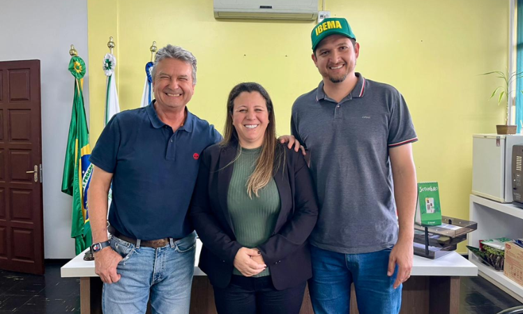 Ibema: Prefeita recebe em seu gabinete o primeiro prefeito do município