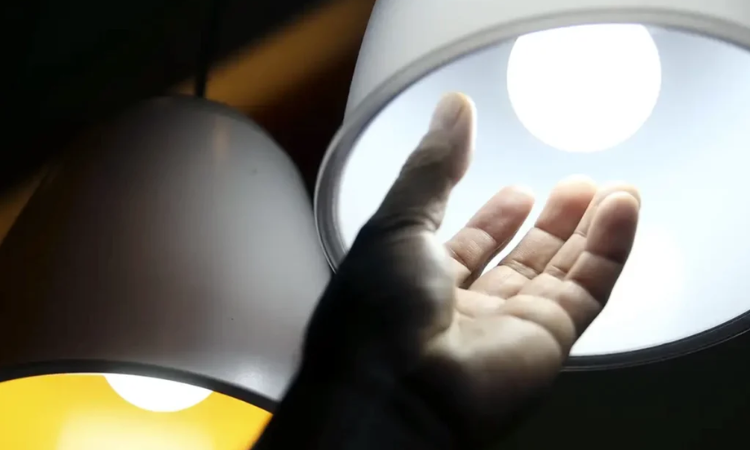 Impacto no Bolso: Aneel aprova revisão tarifária e conta de luz da Copel fica quase 21% mais cara a partir desta quarta (24)