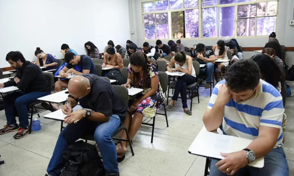 BC informa que teto para rotativo vale a partir desta quarta-feira