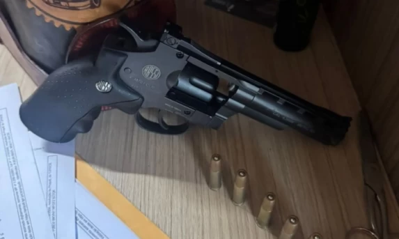 Influencer com 15 Mil Seguidores é Alvo de Operação Policial Após Ameaçar Prefeito e Família no Paraná