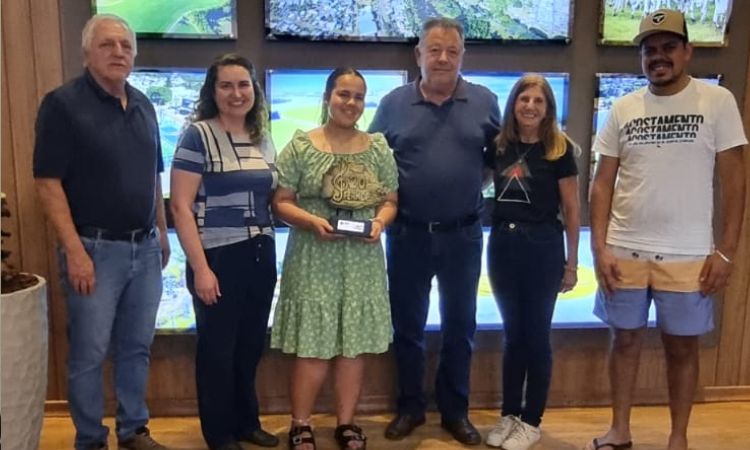 Intérprete de Guaraniaçu conquista em 3º lugar na Categoria Infanto -Juvenil do FERMOP