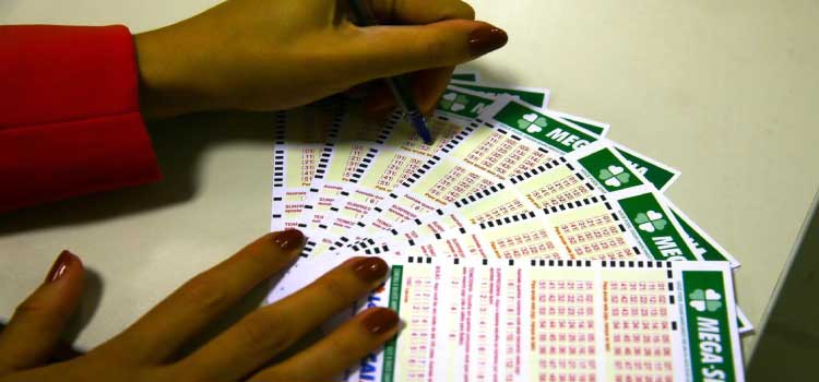 LOTERIAS: Mega-Sena acumula e próximo concurso deve pagar R$ 85 milhões.