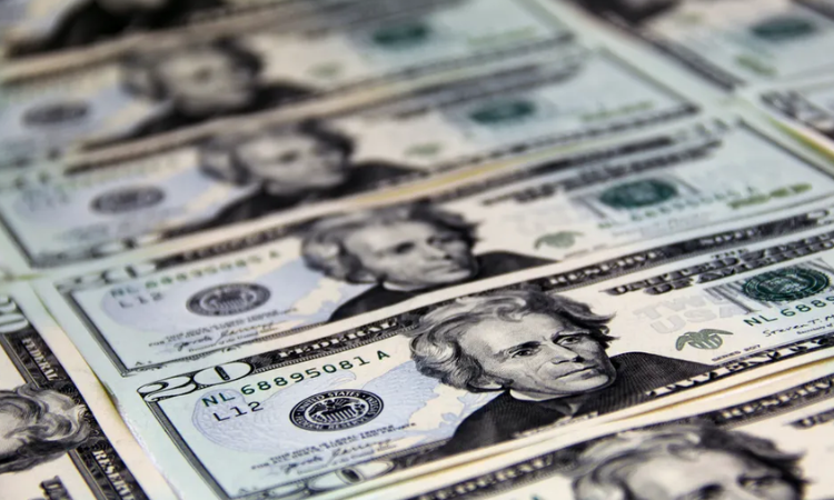 MERCADO: Dólar recua e Ibovespa opera em alta nesta terça-feira; investidores monitoram cenário fiscal