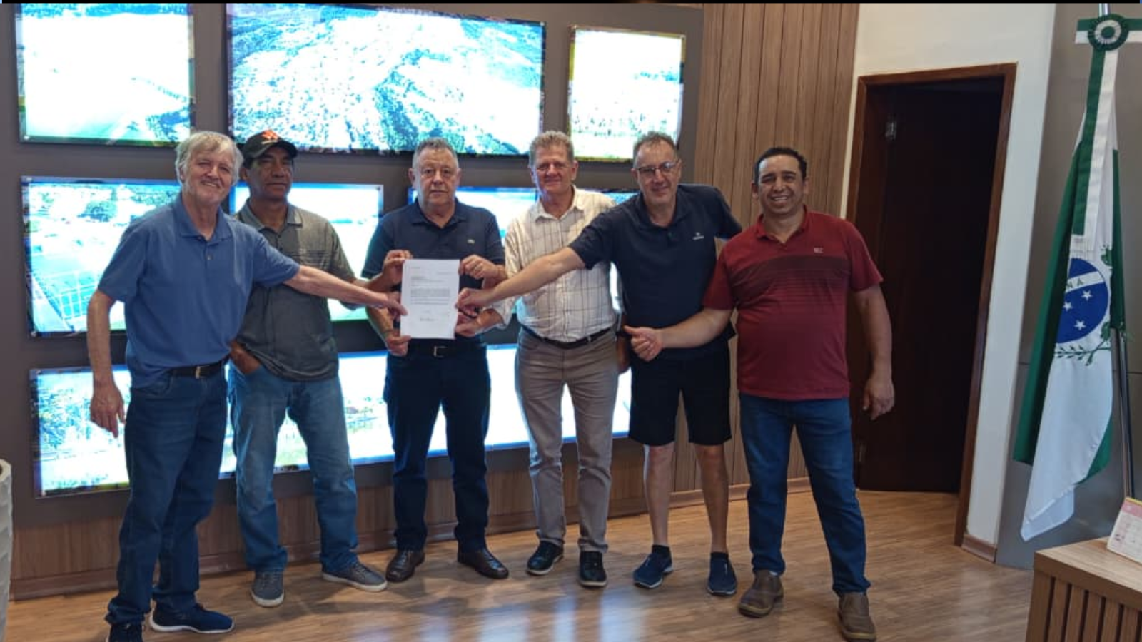 Ministra Gleisi Hoffmann destina para Guaraniaçu aproximadamente Meio Milhão de reais para aquisição de Ônibus Escolar 