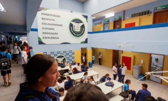 Modelo Cívico-Militar no Paraná é Aprovado por Cerca de 90% de Pais e Professores