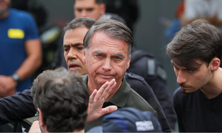 Moraes Mantém Prisão Domiciliar de Bolsonaro por 