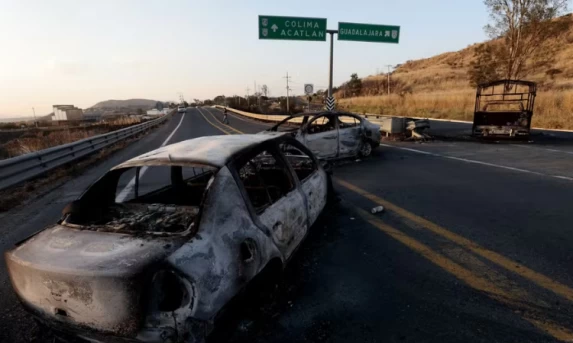 Onda de violência no México mata 25 membros da Guarda Nacional após morte de líder de cartel