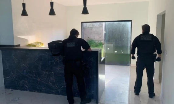 OPERAÇÃO CONTRA O CRIME ORGANIZADO: POLÍCIA FEDERAL MIRA GRUPO EM CASCAVEL E FOZ DO IGUAÇU