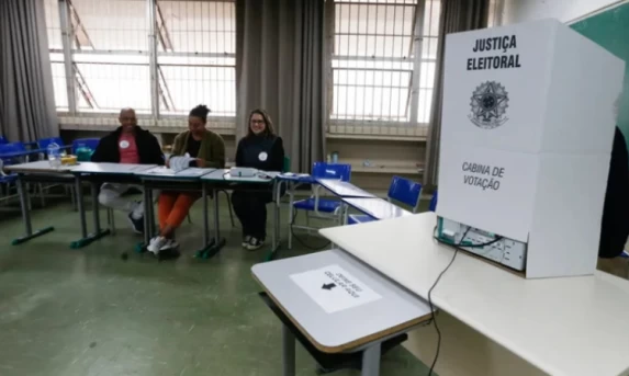 Paraná define deputados estaduais e federais eleitos em votação marcada por renovação
