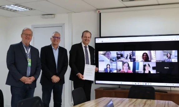 Paraná fecha parceria com a China para cursos de qualificação em 19 áreas