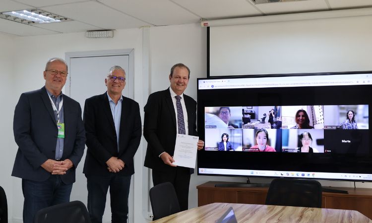 Paraná fecha parceria com a China para cursos de qualificação em 19 áreas