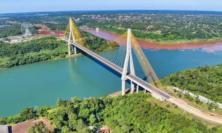 Paraná pode se tornar destino de refugiados após acordo de asilo entre Paraguai e EUA