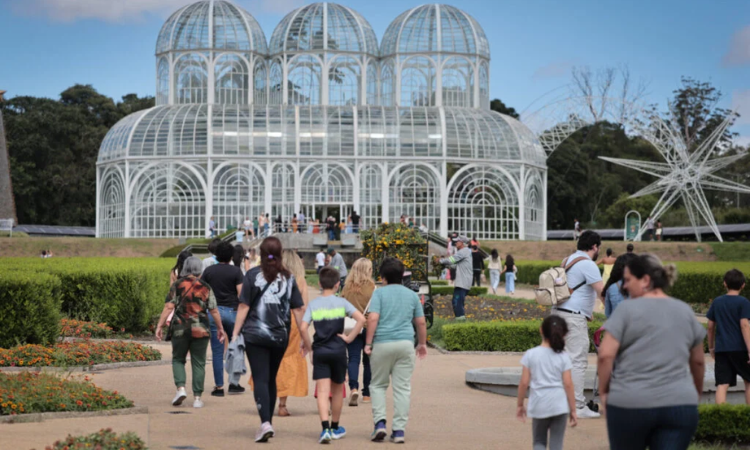 Paraná Terá Calor de 35°C e Chuvas Isoladas Antes de Chegada de Frente Fria