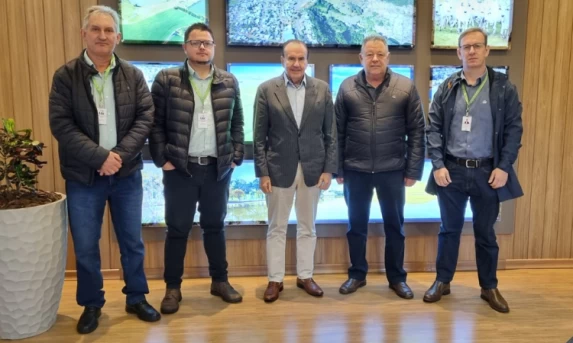 Presidente da Cooperativa Lar participa de encontro com produtores rurais em Guaraniaçu
