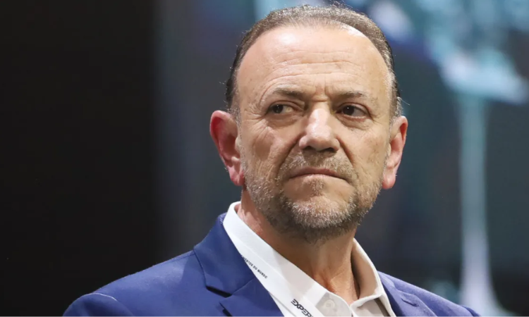 Presidente do PT Desqualifica Pré-Candidatura de Flávio Bolsonaro e Ataca Tarcísio de Freitas