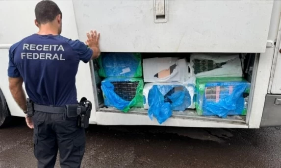 Receita Federal apreende quase R$ 4 milhões em mercadorias e 156 kg de droga na fronteira
