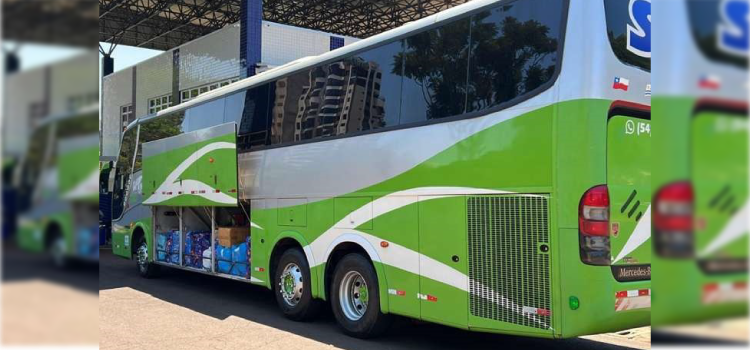 Receita Federal retém ônibus de turismo em Santa Terezinha de Itaipu.