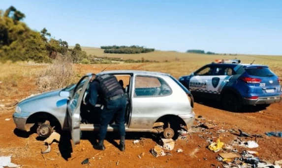 RECUPERADO: Palio Furtado é Encontrado 'Depenado' na Região Norte de Cascavel