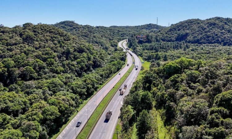 Rodovias Lotadas: Previsão de Mais de 5 Milhões de Veículos nas BRs do Litoral de SC e PR; Veja os Piores Horários para Viajar