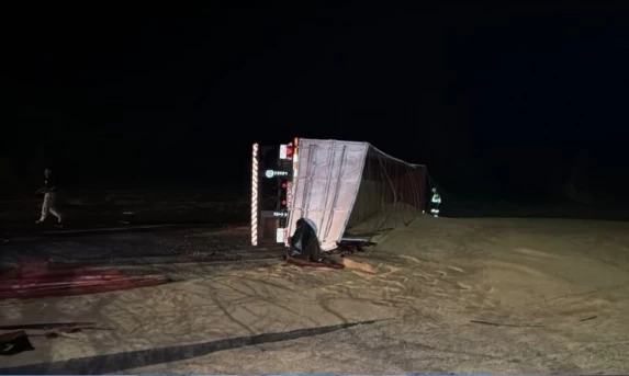 Saída de pista mobiliza equipes na BR-277 em Matelândia