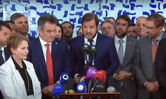 União Brasil e PP oficializam saída da base do governo Lula