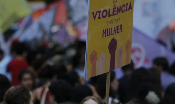 Violência contra a mulher: 7,5 mil agentes de segurança serão capacitados nesta quarta-feira