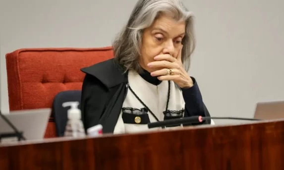 Voto de Cármen Lúcia pode decidir condenação de Bolsonaro no STF